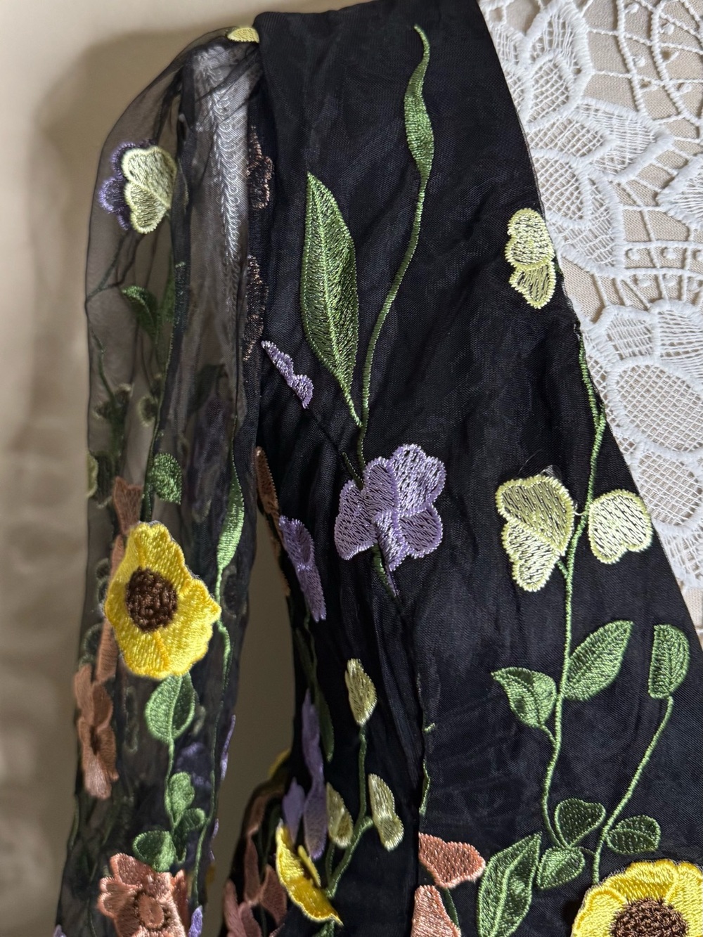 Lulu's Impressive Blossom Black 3D Floral Embroidered Midi Dress womens Medium - Picture 7 of 11